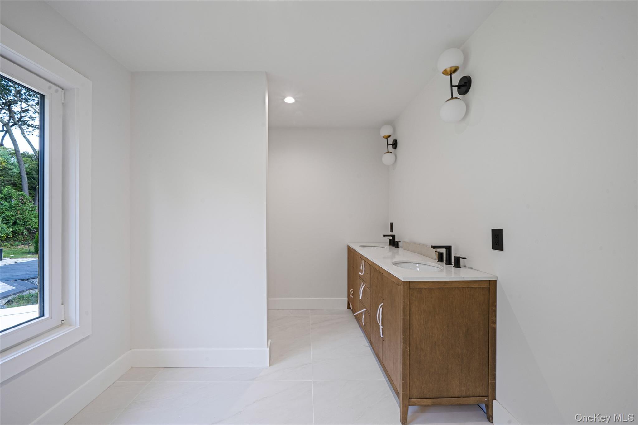 Single Family Meadow Suffolk County, NY 11754, MLS-894965-37