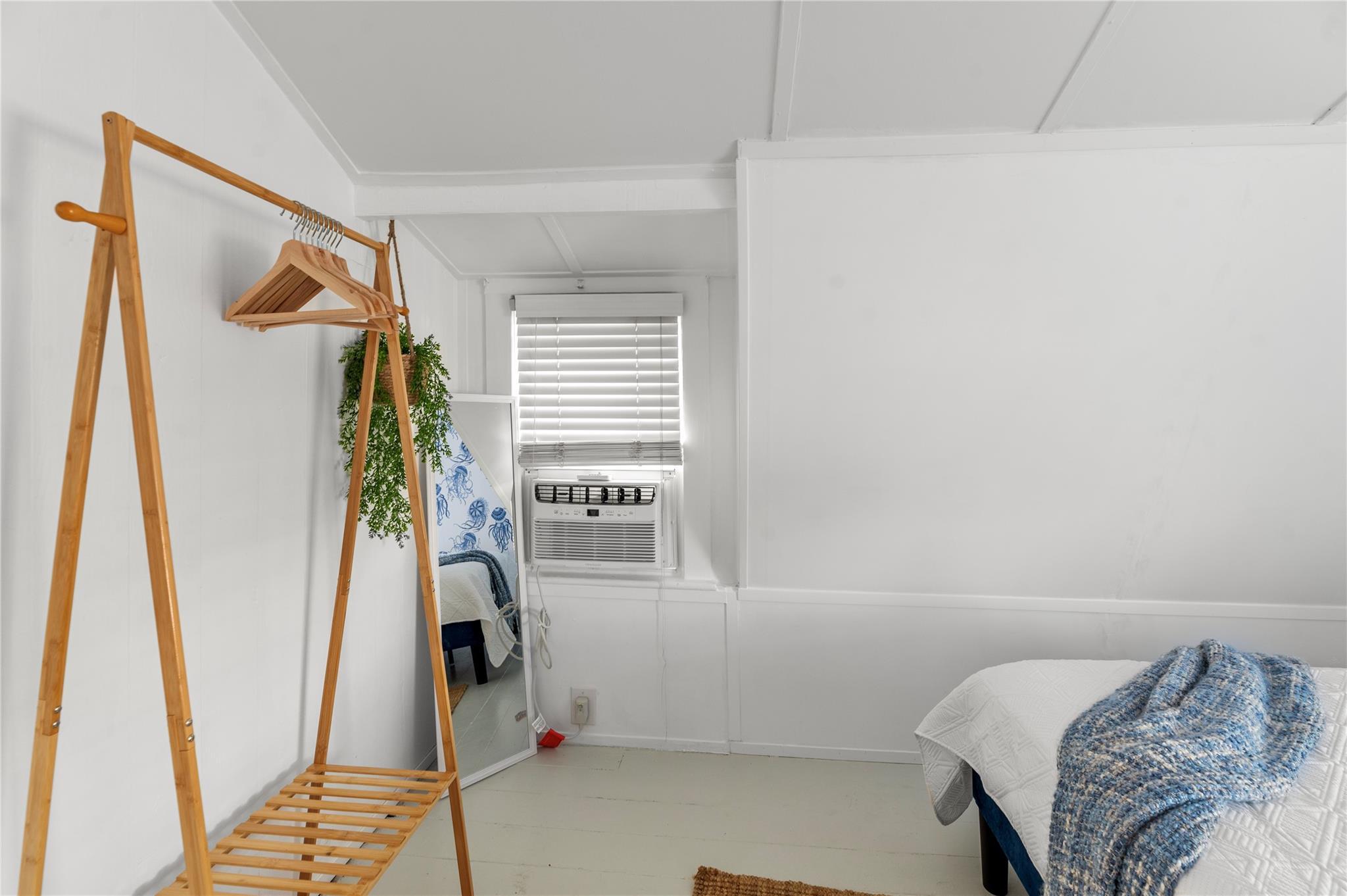 Single Family Cottage  Suffolk County, NY 11770, MLS-894974-19