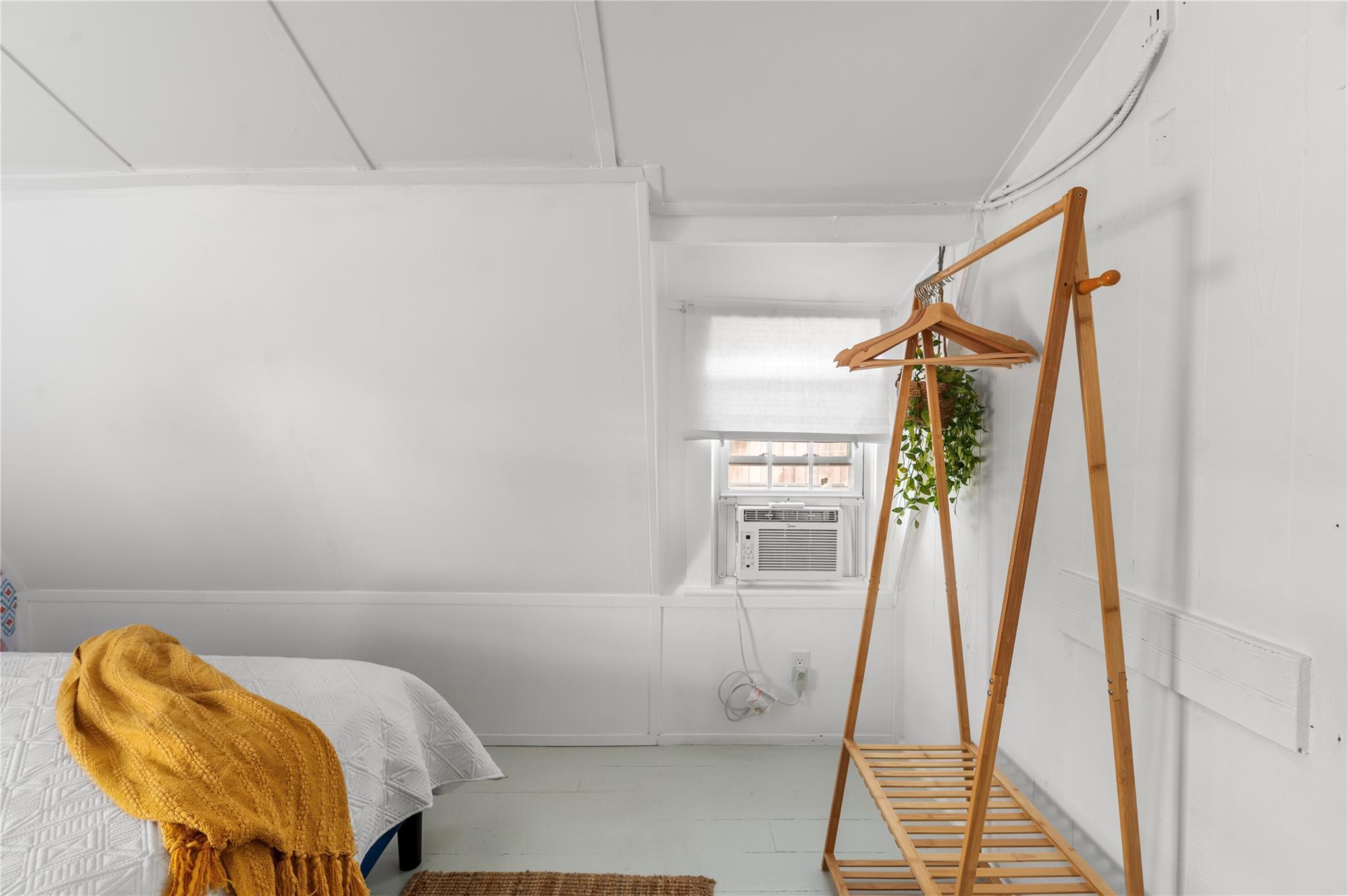 Single Family Cottage  Suffolk County, NY 11770, MLS-894974-21