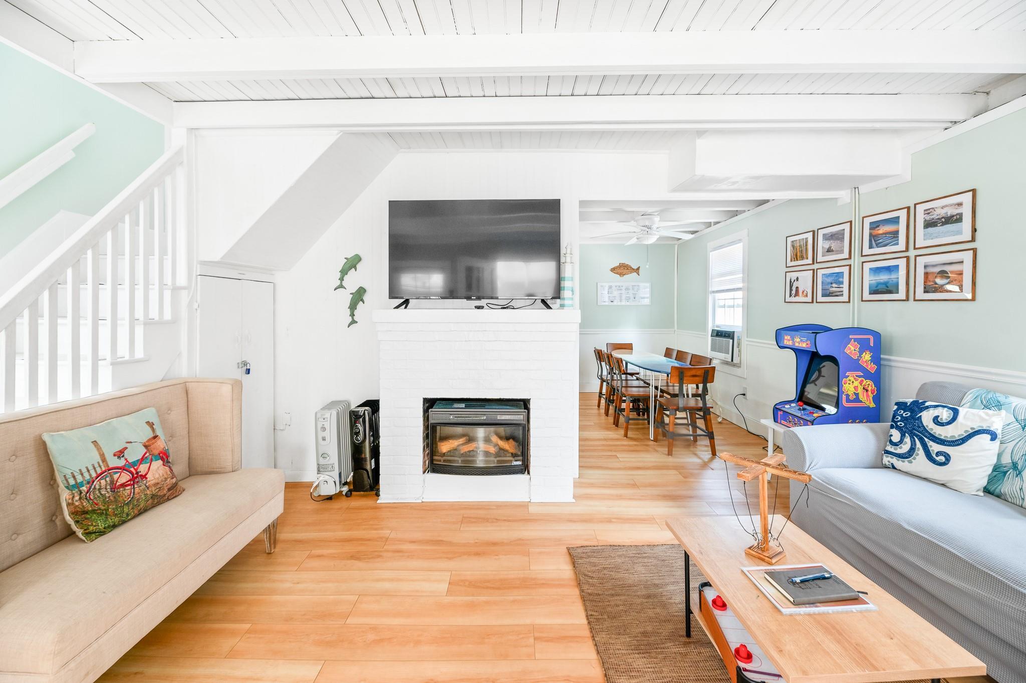 Single Family Cottage  Suffolk County, NY 11770, MLS-894974-6