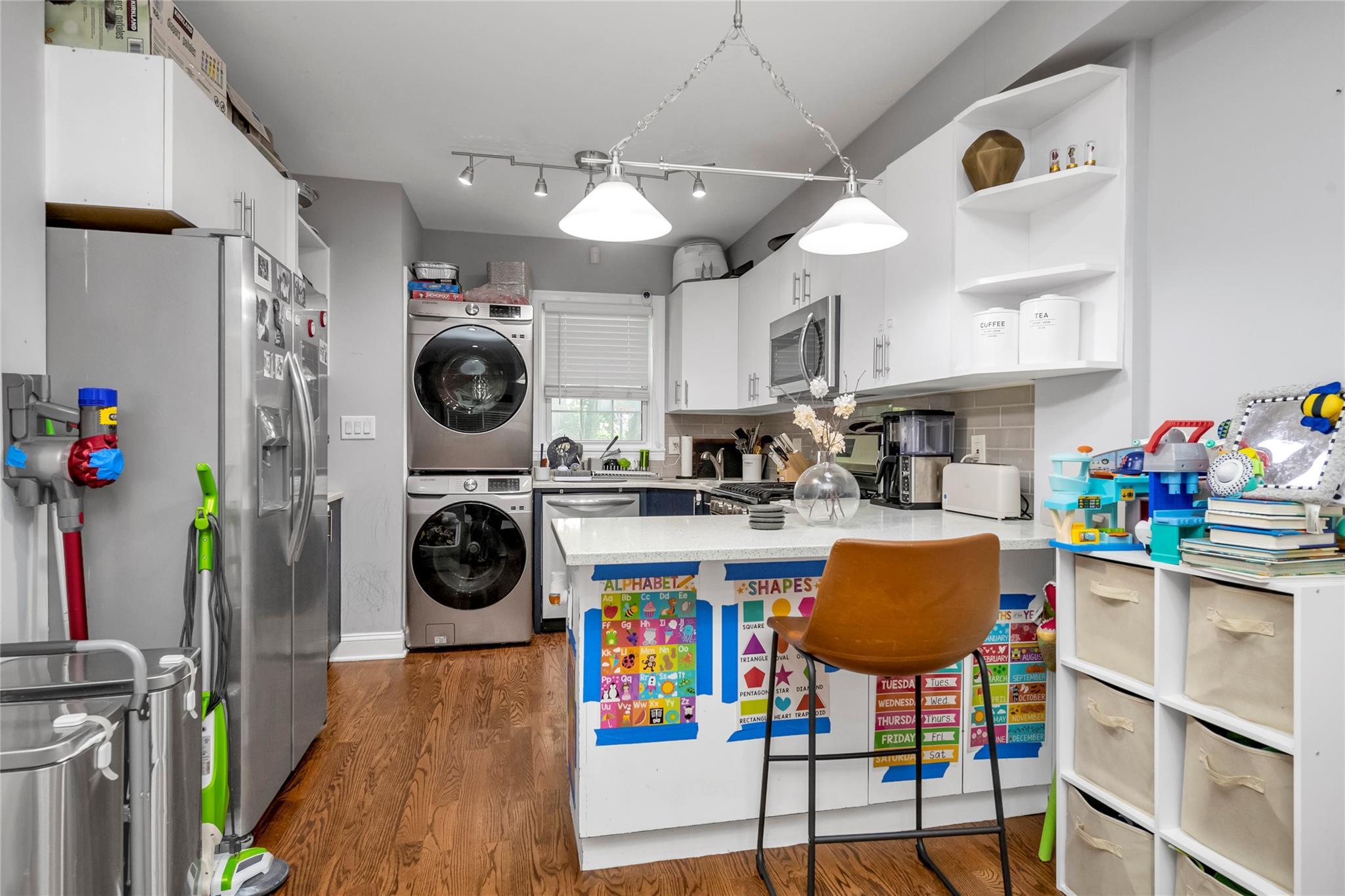 Single Family Glassboro  Queens, NY 11435, MLS-895092-7