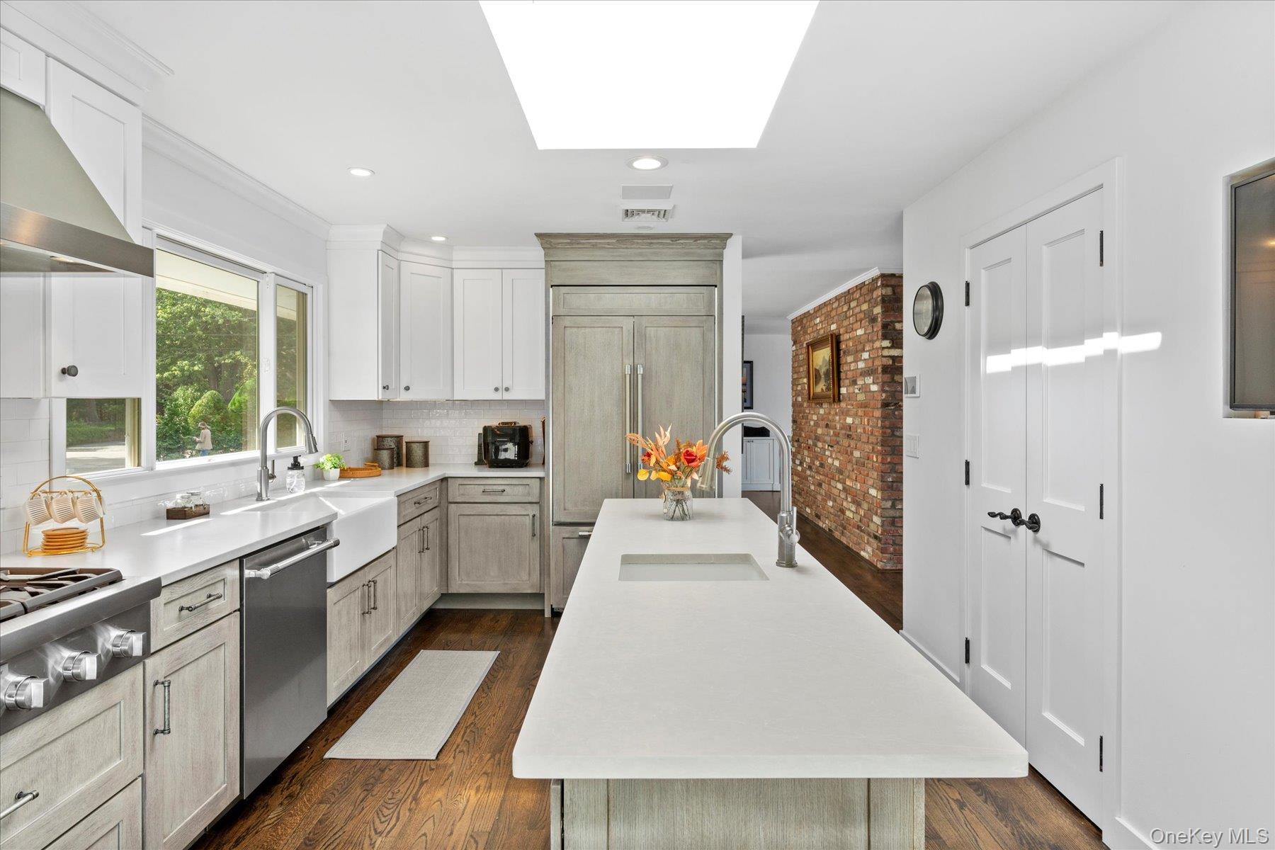 Single Family Dolphin Suffolk County, NY 11901, MLS-895100-10