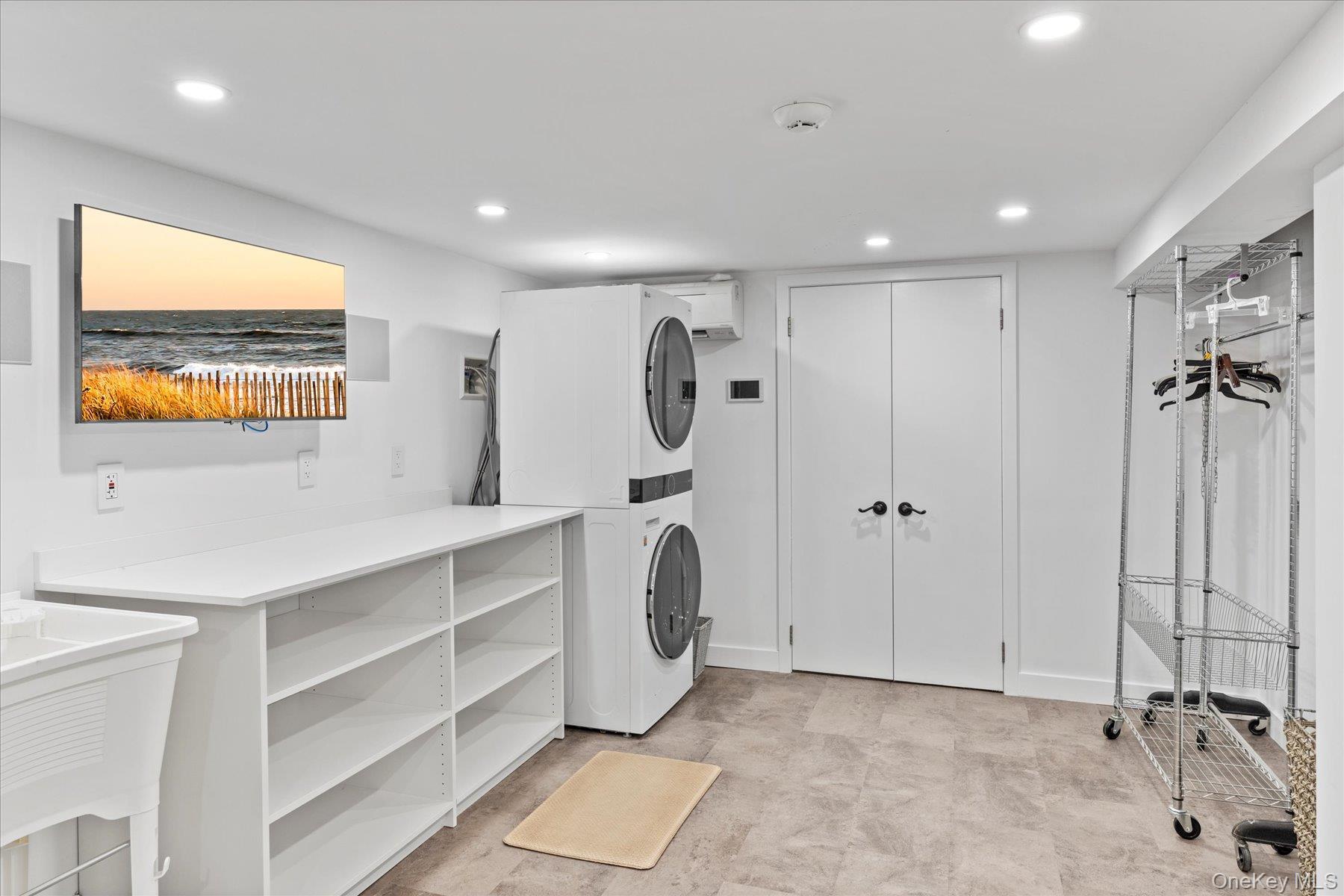 Single Family Dolphin Suffolk County, NY 11901, MLS-895100-23