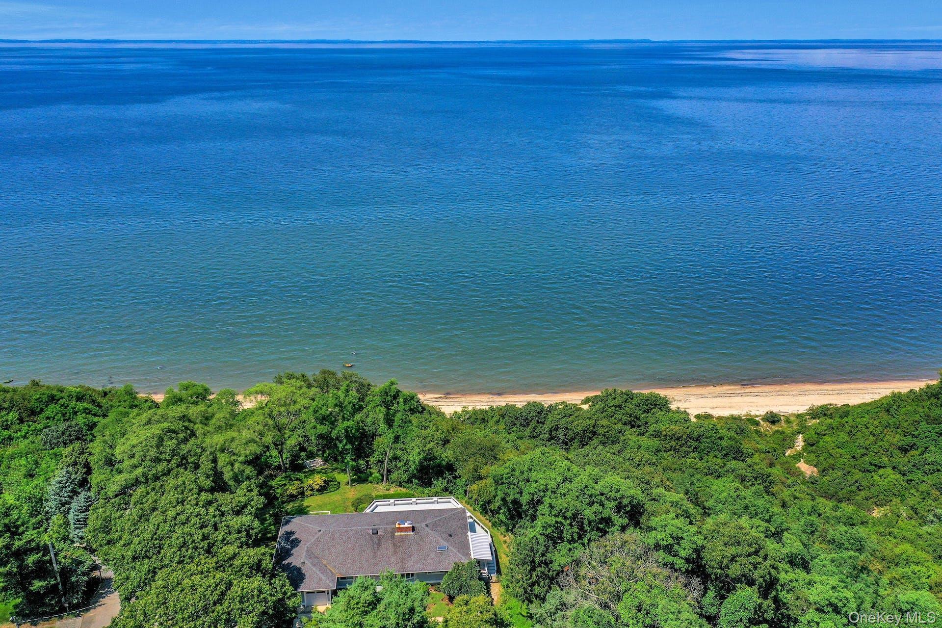 Single Family Dolphin Suffolk County, NY 11901, MLS-895100-3