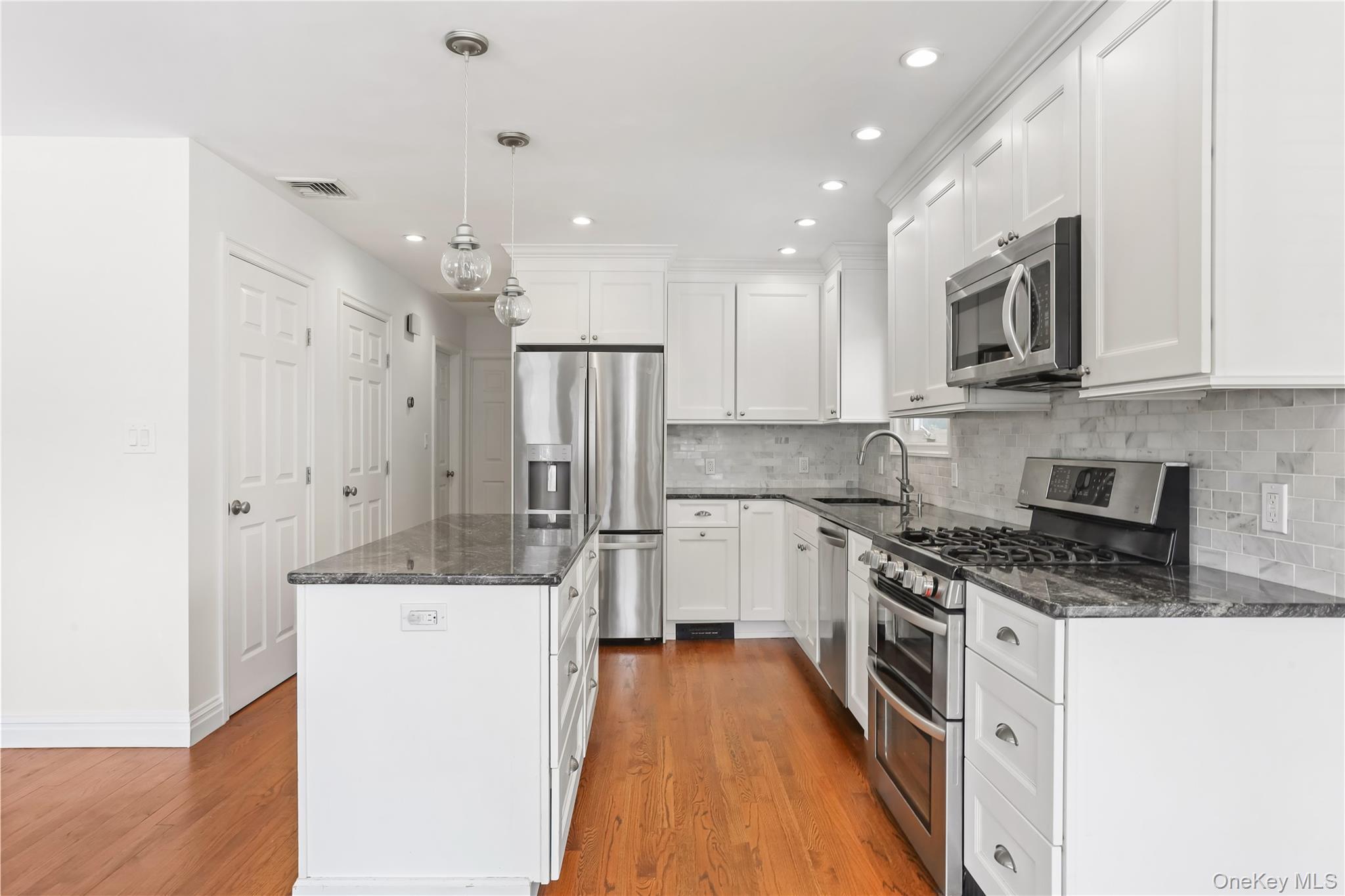 Single Family Bellevue Westchester County, NY 10703, MLS-895167-29