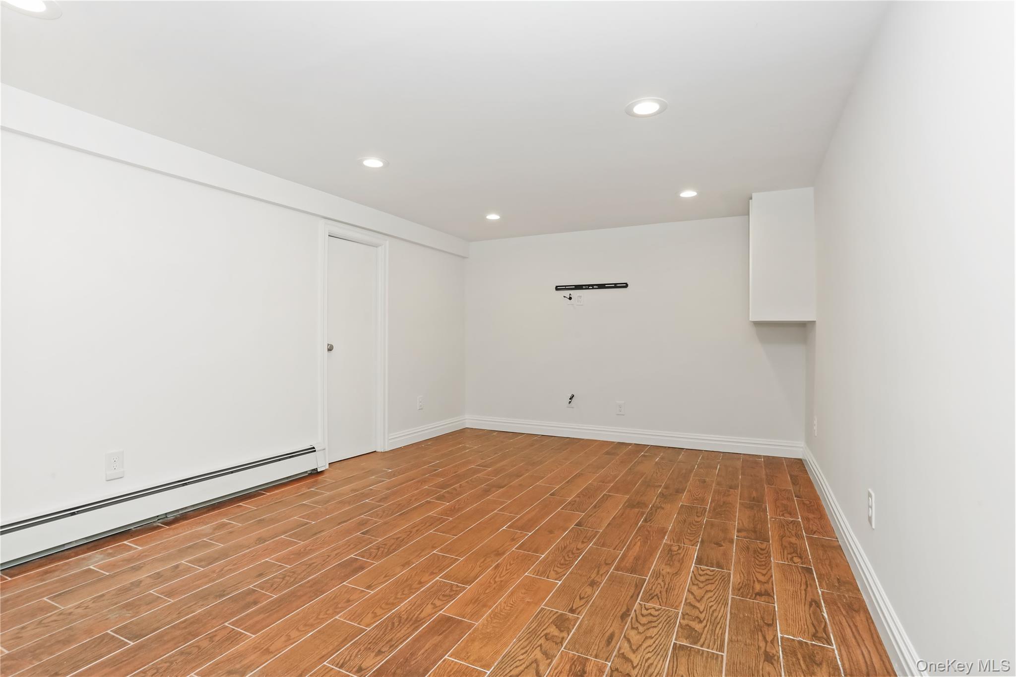 Single Family Bellevue Westchester County, NY 10703, MLS-895167-33