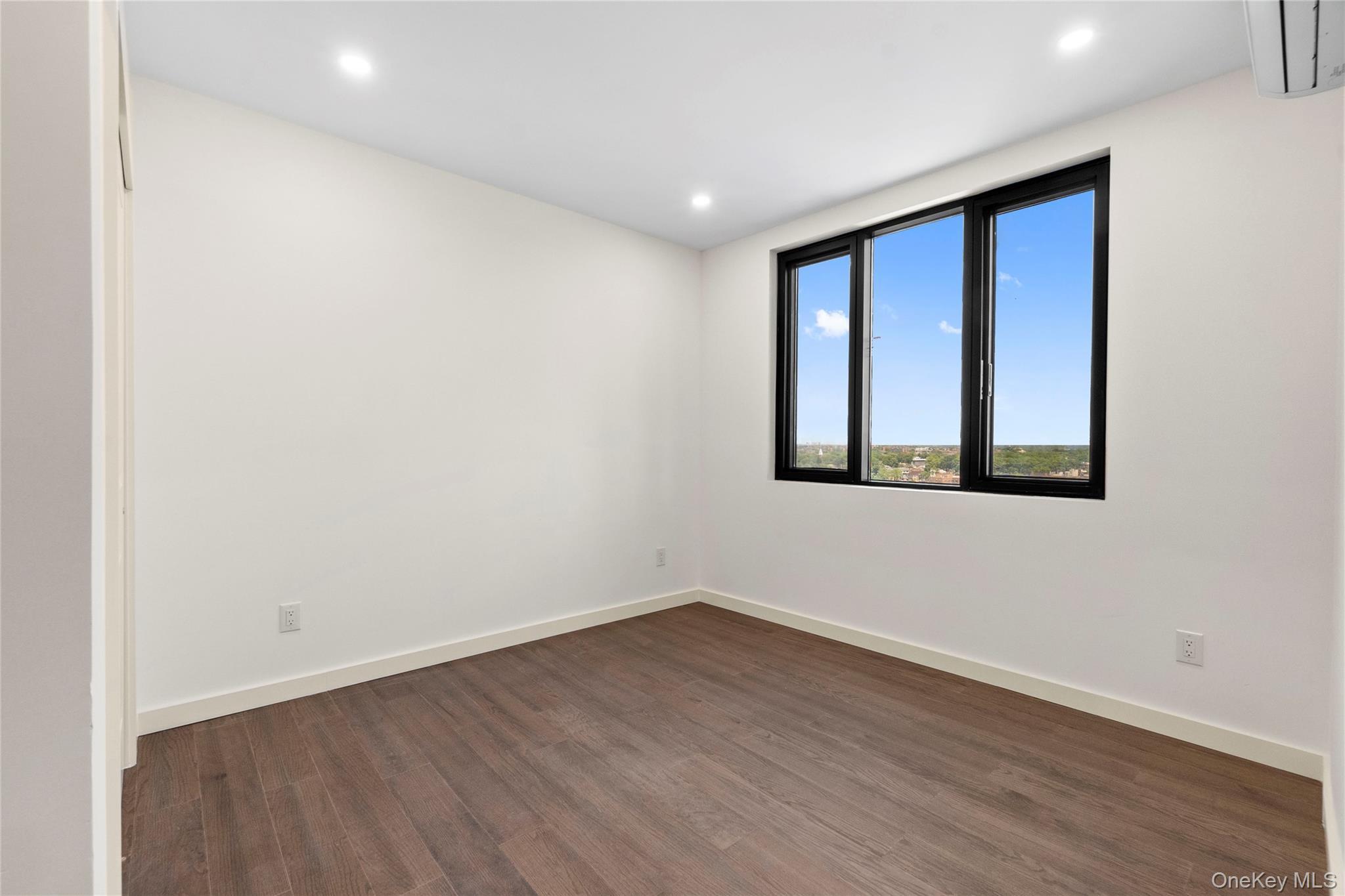 Condo Queens Blvd.  Queens, NY 11415, MLS-895195-8