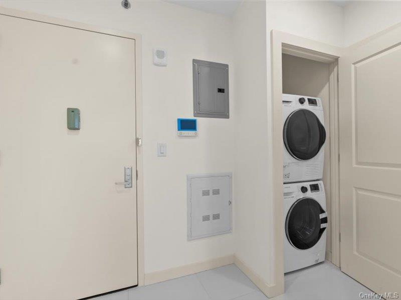 Condo Queens Blvd. Queens, NY 11415, MLS-895207-13