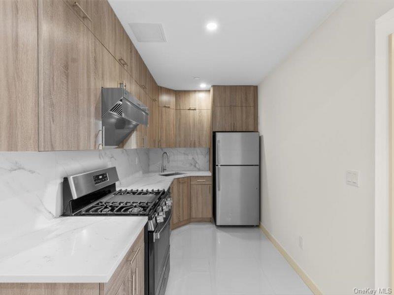 Condo Queens Blvd. Queens, NY 11415, MLS-895207-7