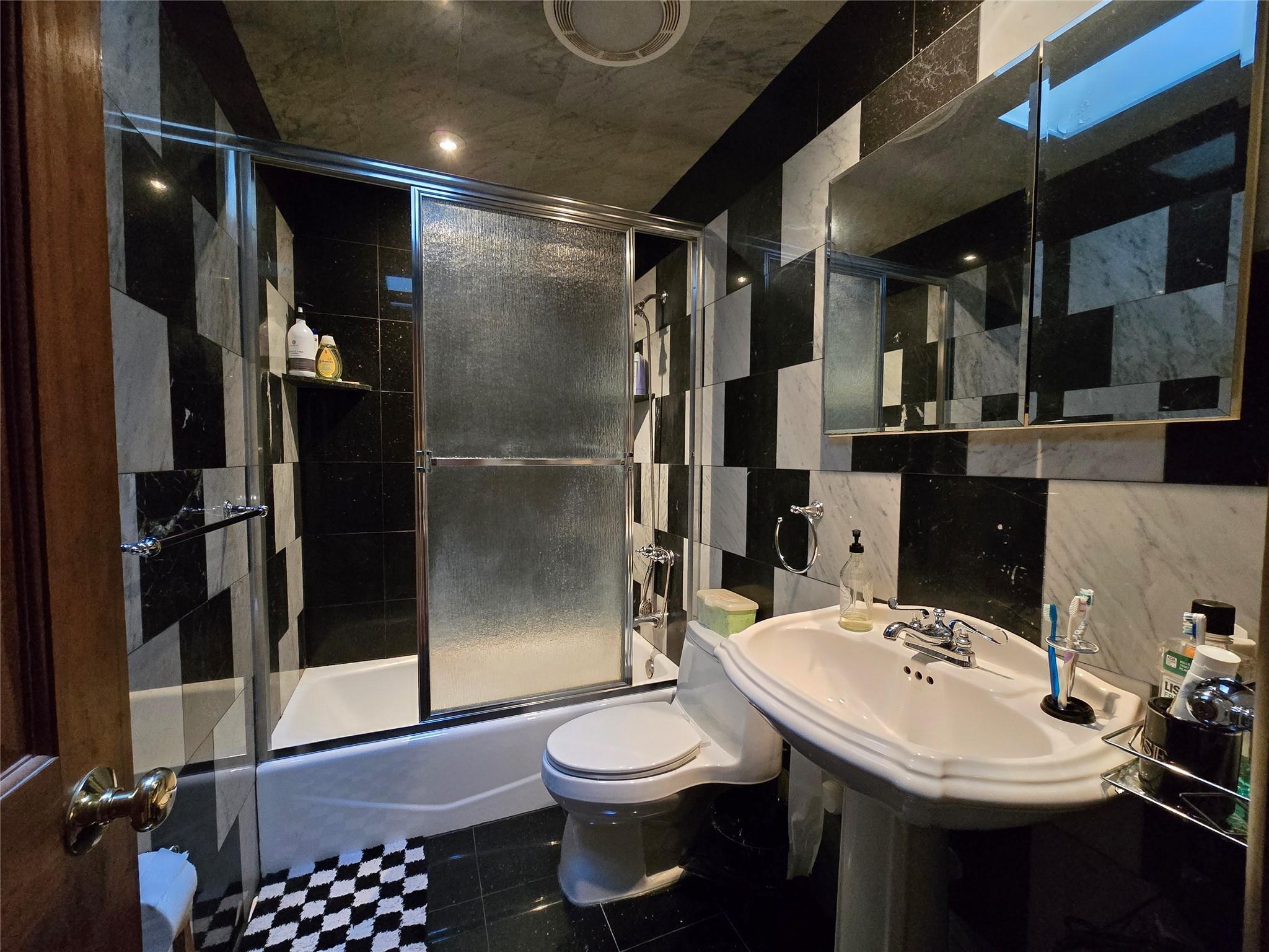 Single Family 46th Rd Queens, NY 11361, MLS-895220-15