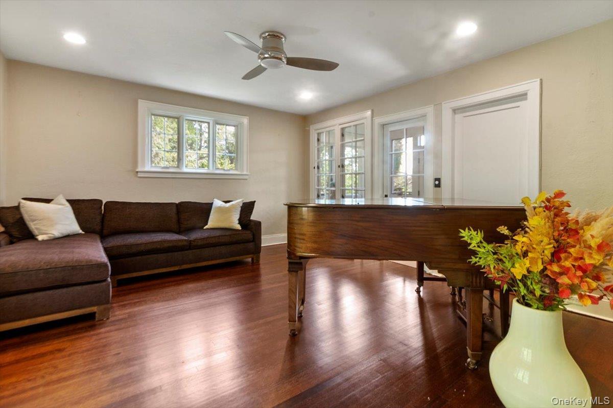 Single Family Edgemont Westchester County, NY 10583, MLS-895230-11