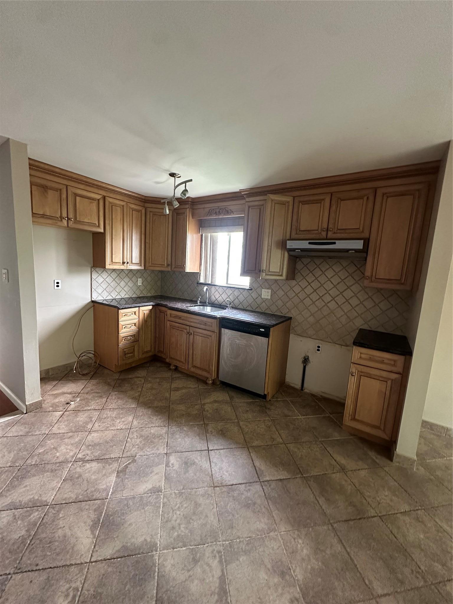 Single Family Monahan Ave  Staten Island, NY 10314, MLS-895235-10
