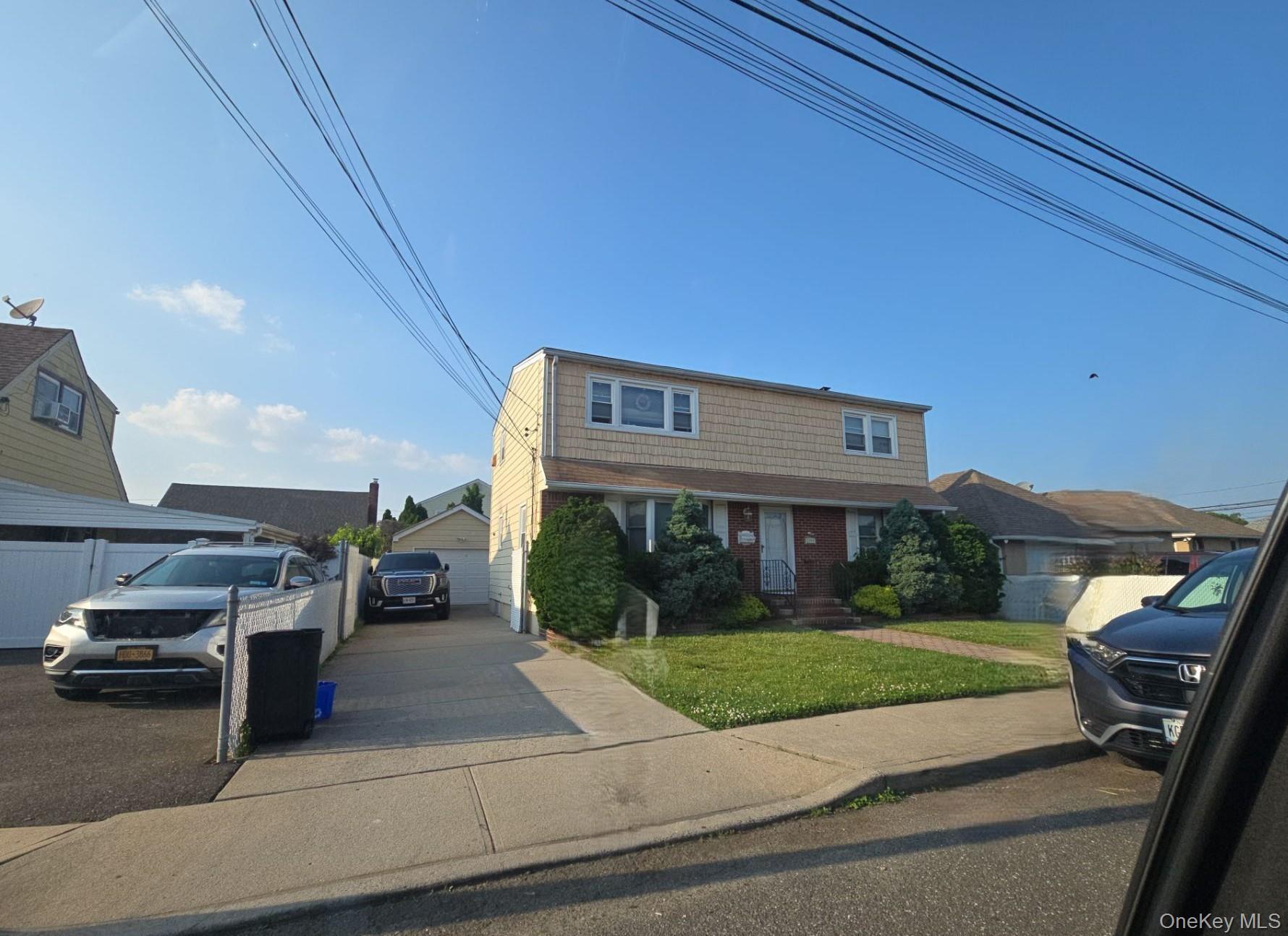 Single Family Globe  Nassau County, NY 11003, MLS-895266-3