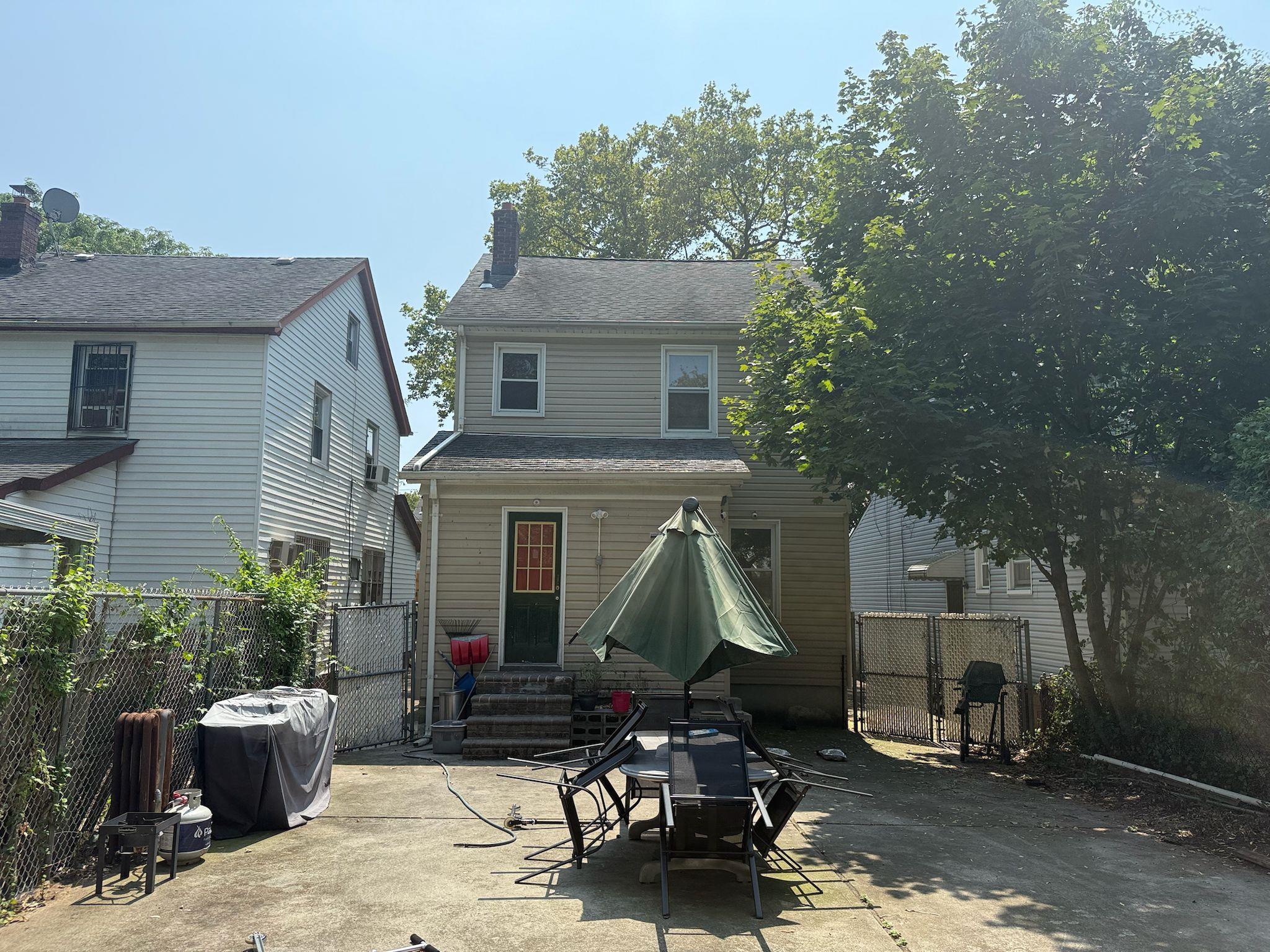 Single Family Newhall Queens, NY 11422, MLS-895295-2