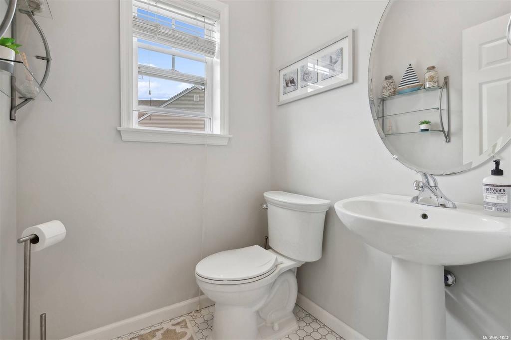 Condo Hamptons Court  Suffolk County, NY 11941, MLS-895348-7