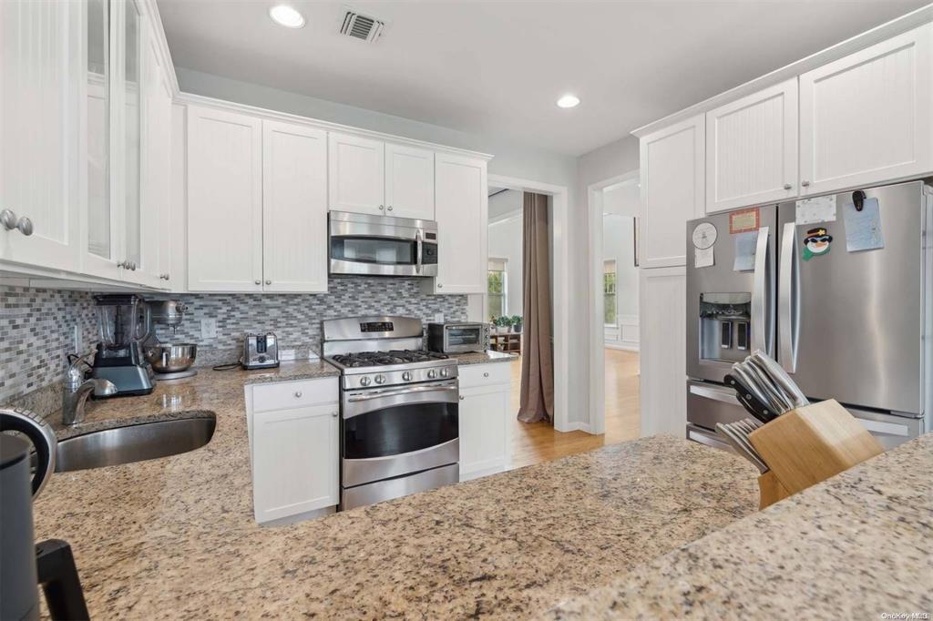 Condo Hamptons Court  Suffolk County, NY 11941, MLS-895348-9