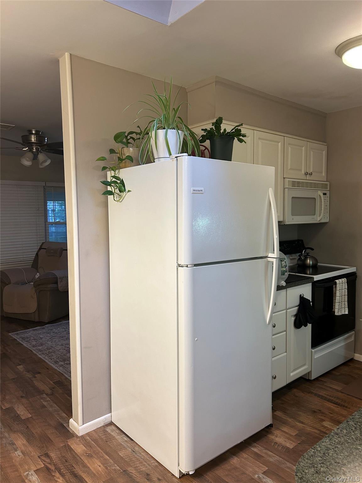 Single Family Ventry  Suffolk County, NY 11961, MLS-895352-8