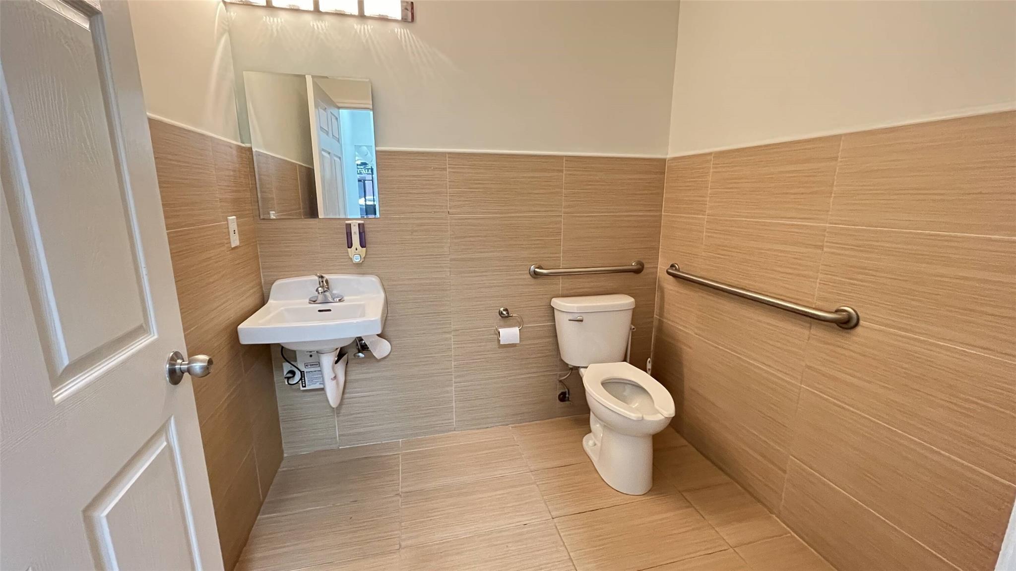 Commercial Lease Nostrand  Brooklyn, NY 11216, MLS-895383-11