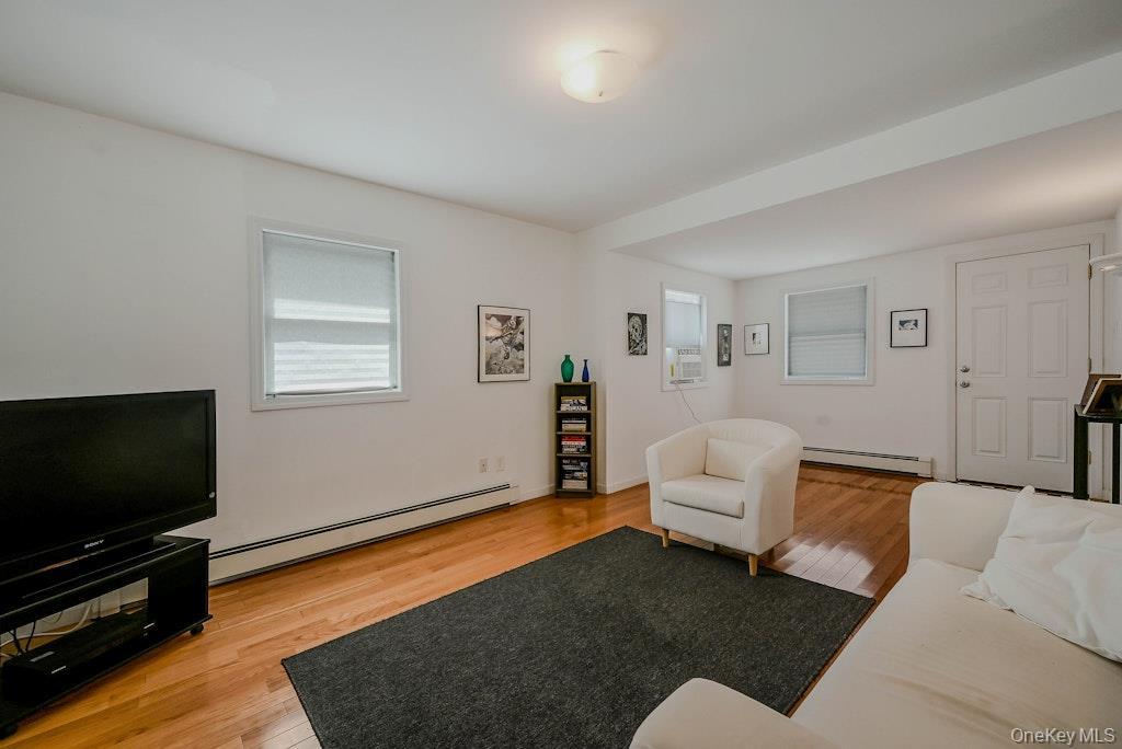 Single Family West  Suffolk County, NY 11901, MLS-895405-10