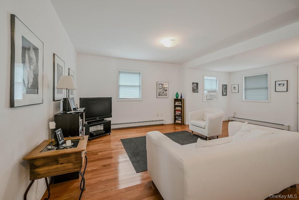 Single Family West  Suffolk County, NY 11901, MLS-895405-8