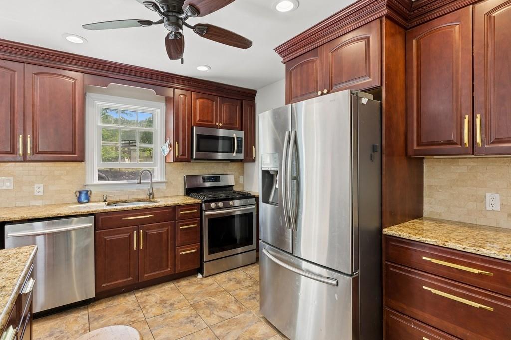 Single Family Mortimer  Suffolk County, NY 11978, MLS-895411-7