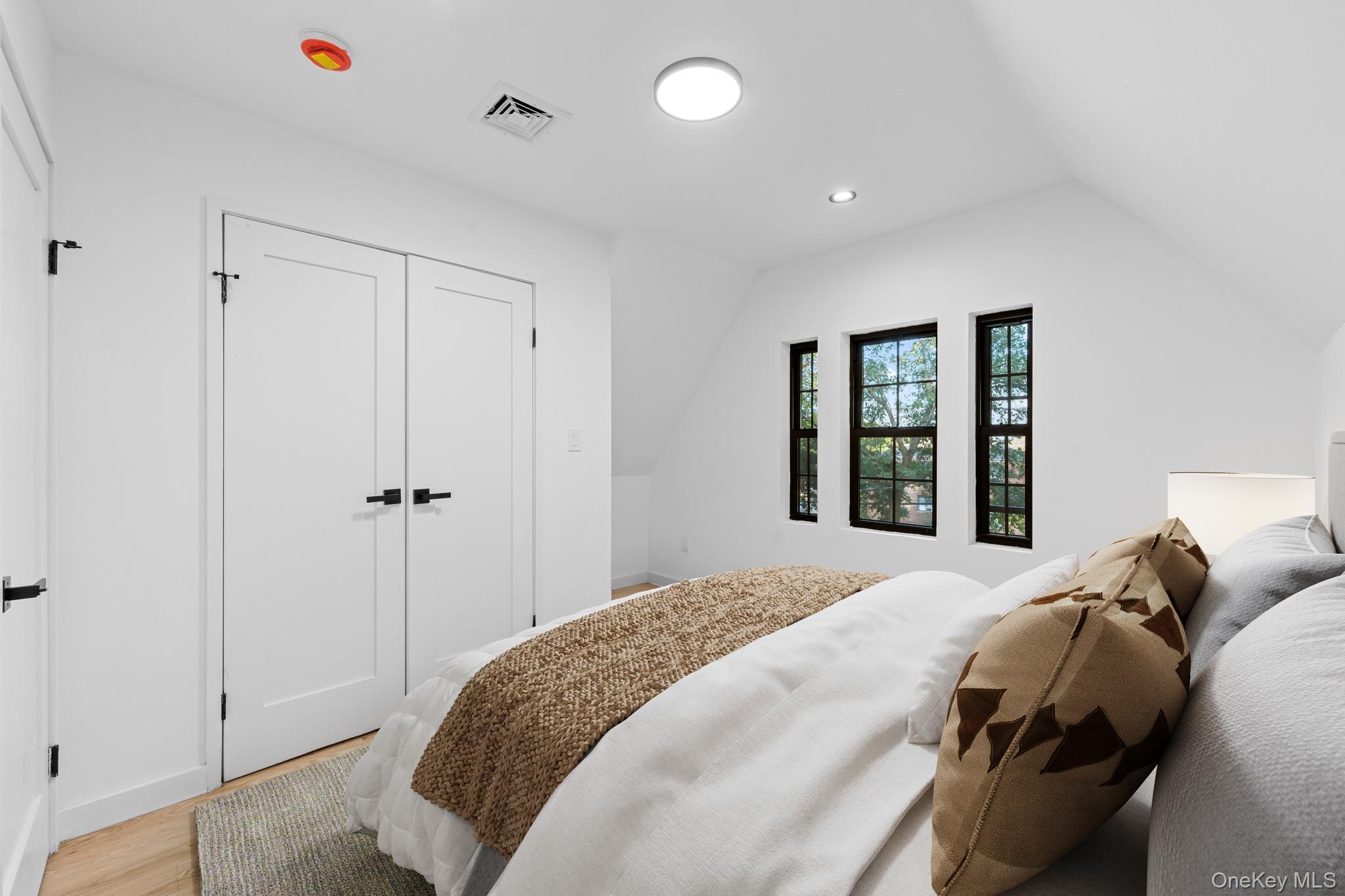 Single Family Spencer Queens, NY 11427, MLS-895561-12