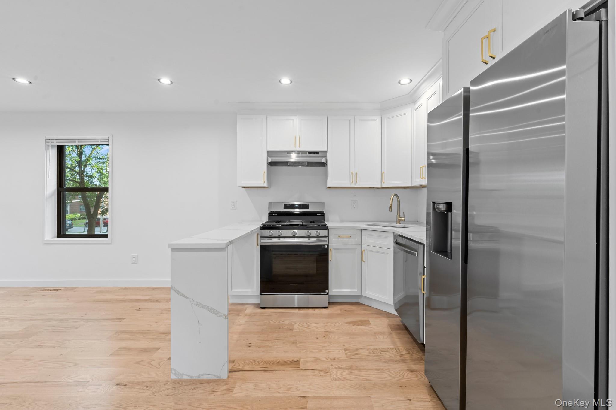 Single Family Spencer Queens, NY 11427, MLS-895561-3