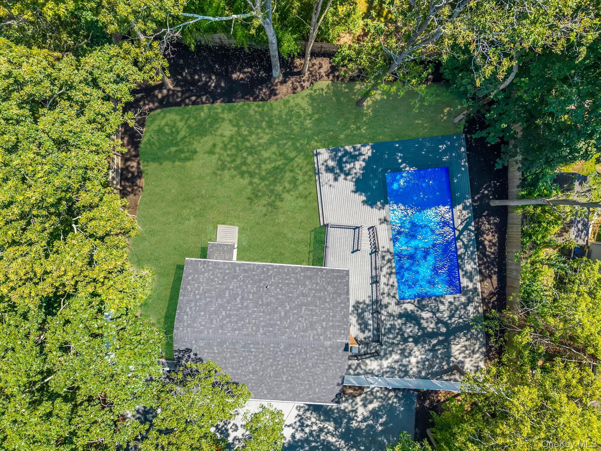 Single Family Columbia Suffolk County, NY 11977, MLS-895568-20