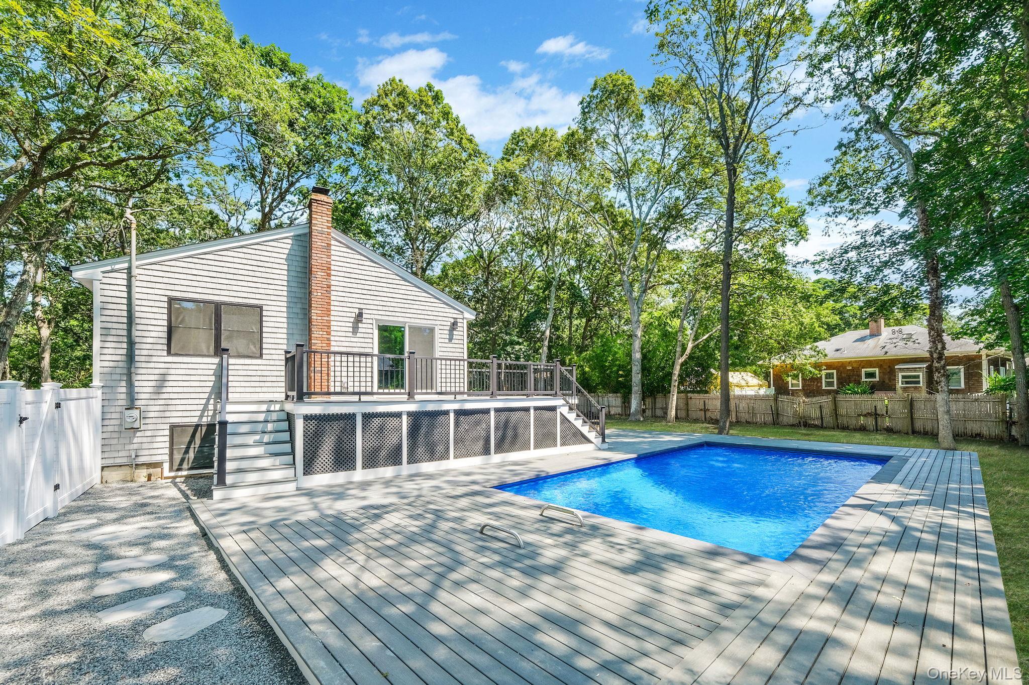 Single Family Columbia Suffolk County, NY 11977, MLS-895568-21