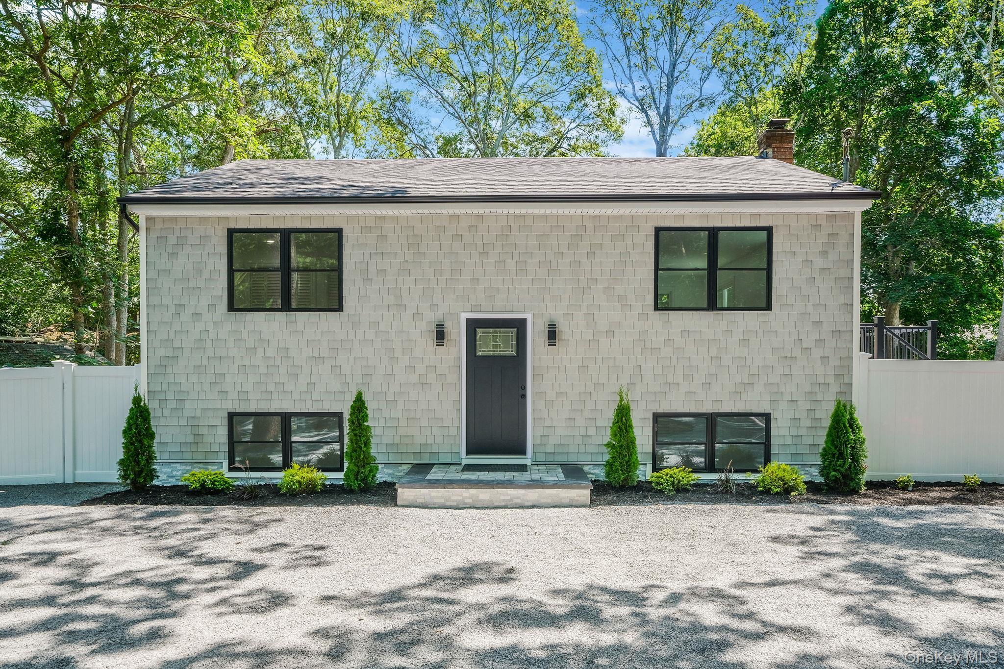 Single Family Columbia Suffolk County, NY 11977, MLS-895568-23