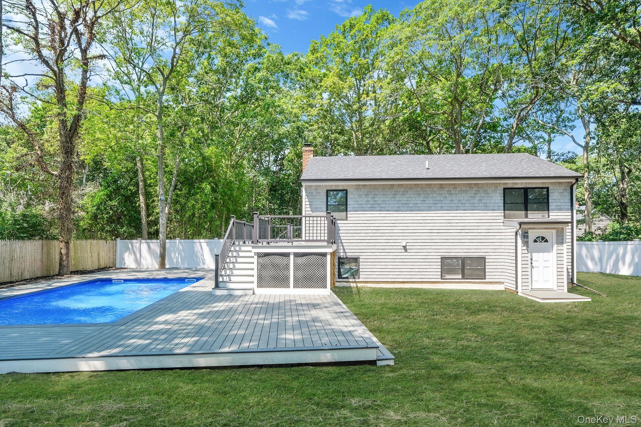 Single Family Columbia Suffolk County, NY 11977, MLS-895568-27