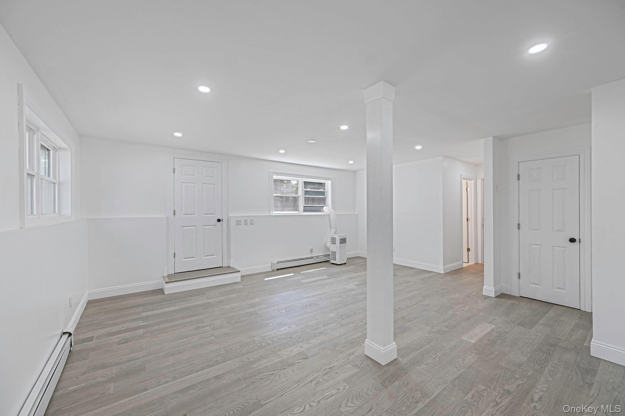 Single Family Columbia Suffolk County, NY 11977, MLS-895568-38