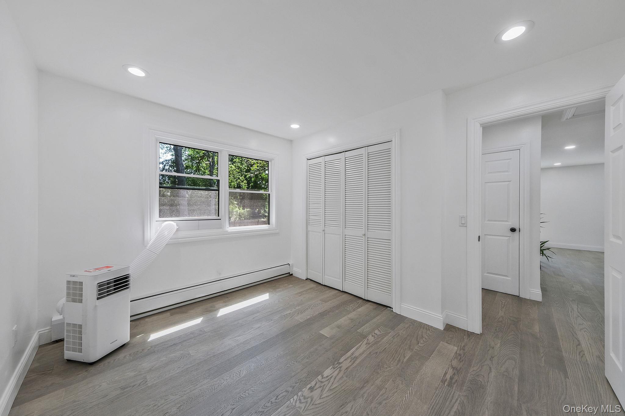 Single Family Columbia Suffolk County, NY 11977, MLS-895568-42