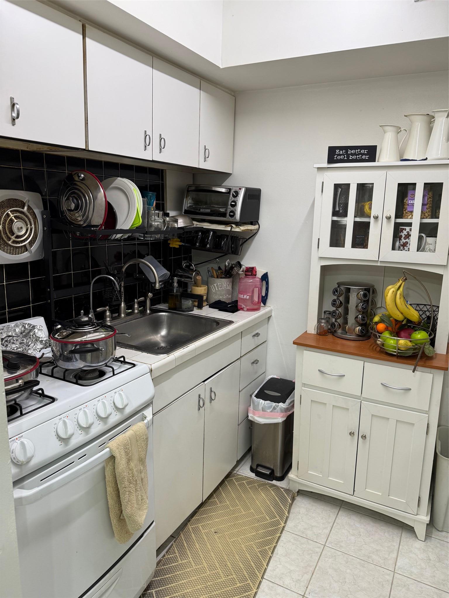 Single Family 6th Queens, NY 11356, MLS-895591-40