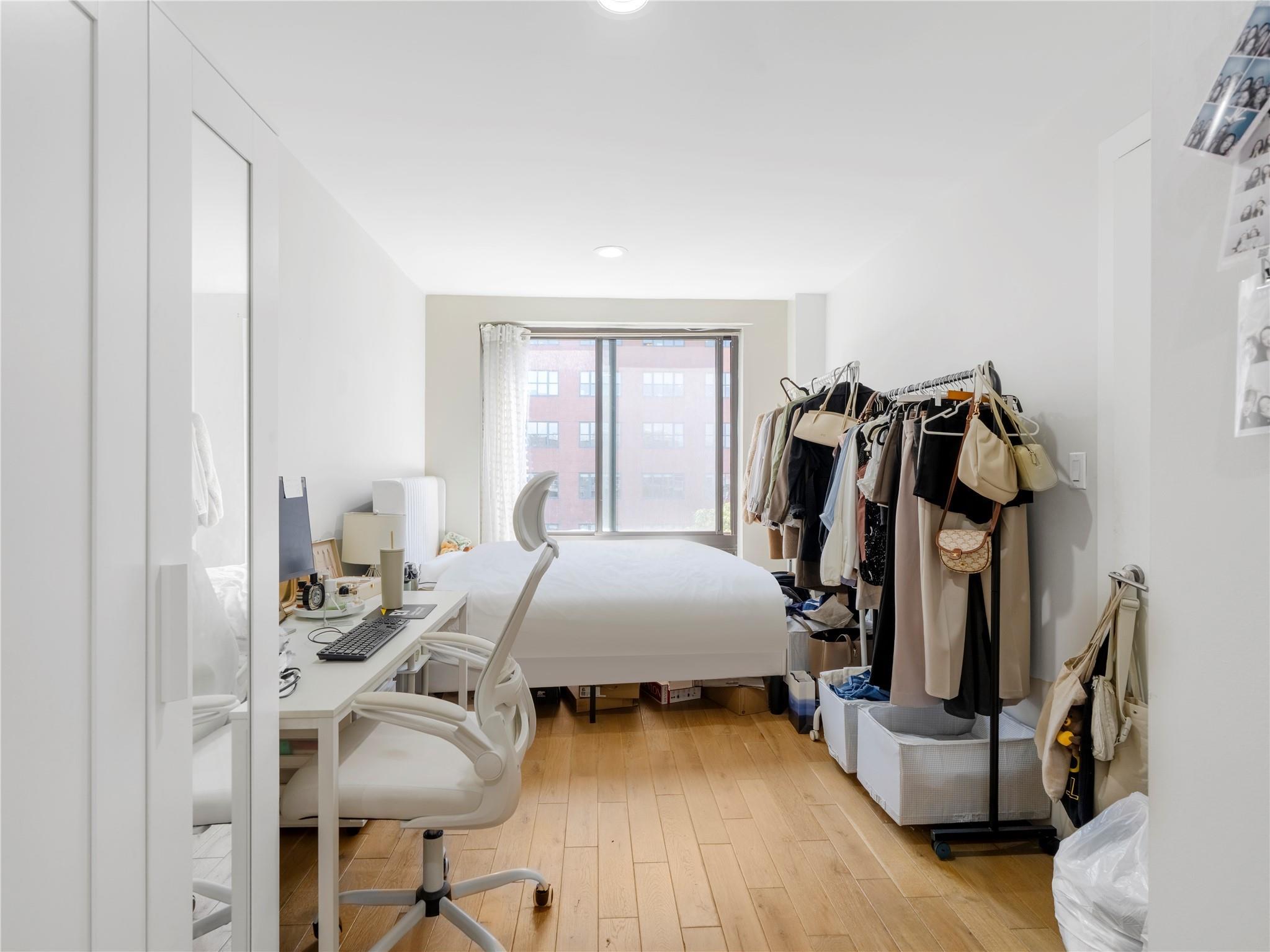 Condo 41st  Queens, NY 11101, MLS-895615-3