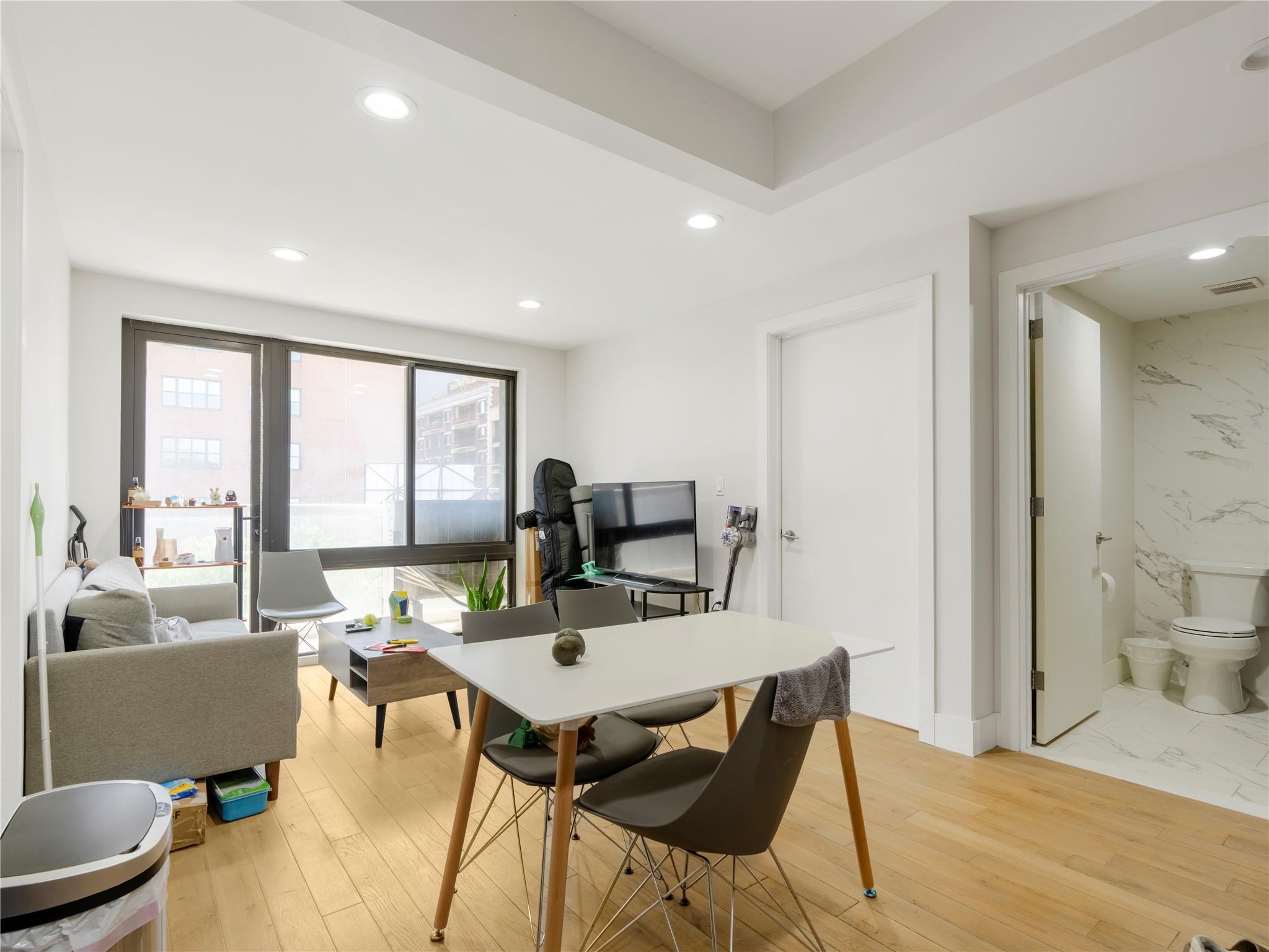 Condo 41st  Queens, NY 11101, MLS-895615-4