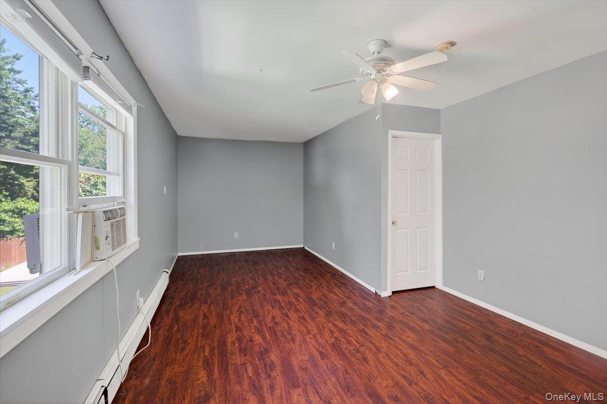 Single Family Sugarbush  Suffolk County, NY 11727, MLS-895674-21