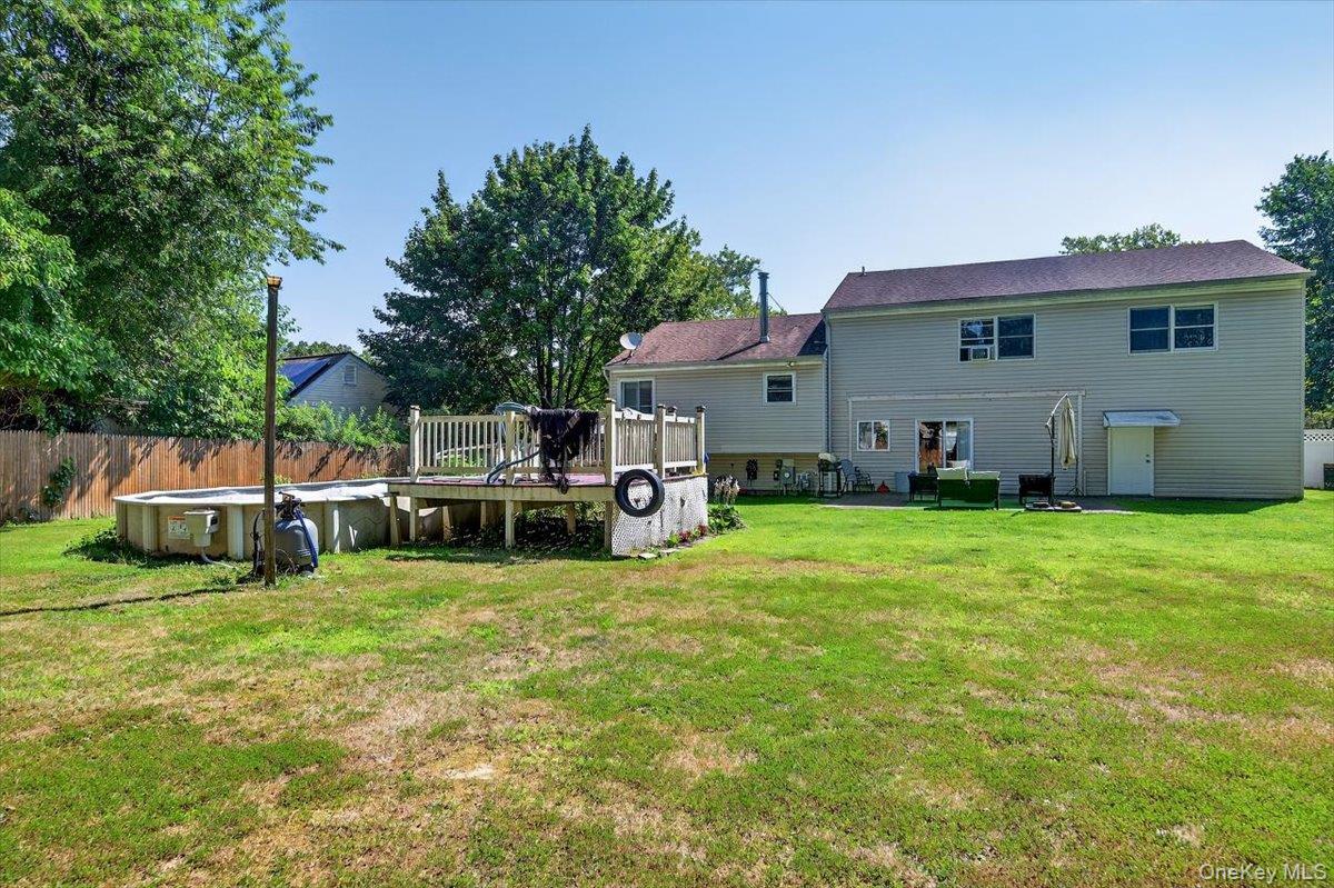 Single Family Sugarbush  Suffolk County, NY 11727, MLS-895674-23