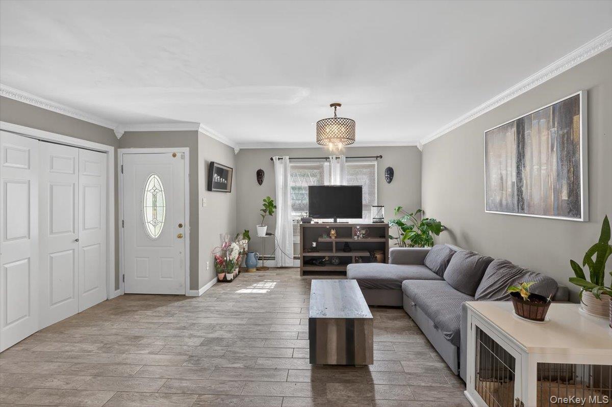 Single Family Sugarbush  Suffolk County, NY 11727, MLS-895674-5