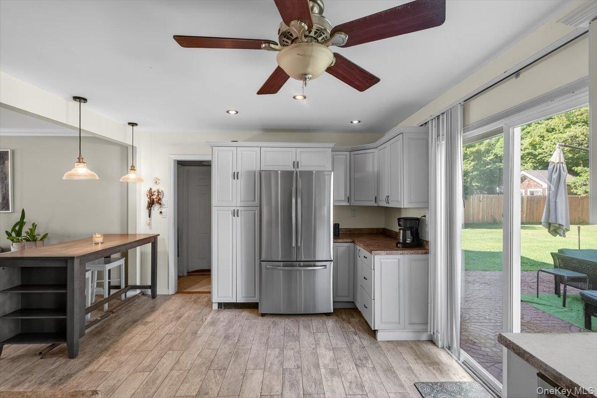 Single Family Sugarbush  Suffolk County, NY 11727, MLS-895674-7