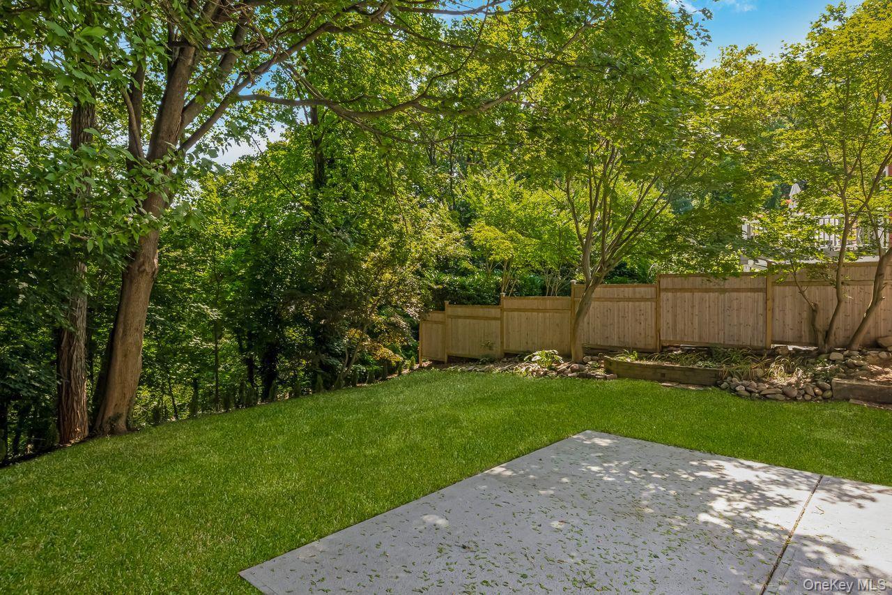 Single Family Maple  Suffolk County, NY 11743, MLS-895730-28