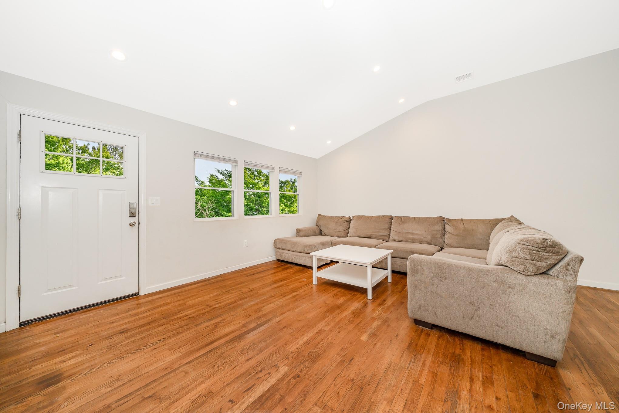 Single Family Pinetop Suffolk County, NY 11967, MLS-895748-14