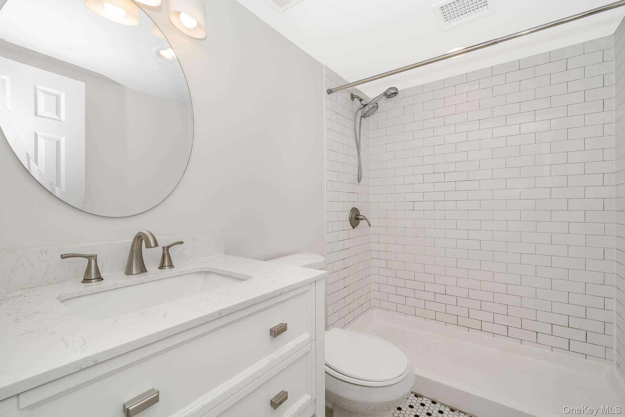 Single Family Pinetop Suffolk County, NY 11967, MLS-895748-21