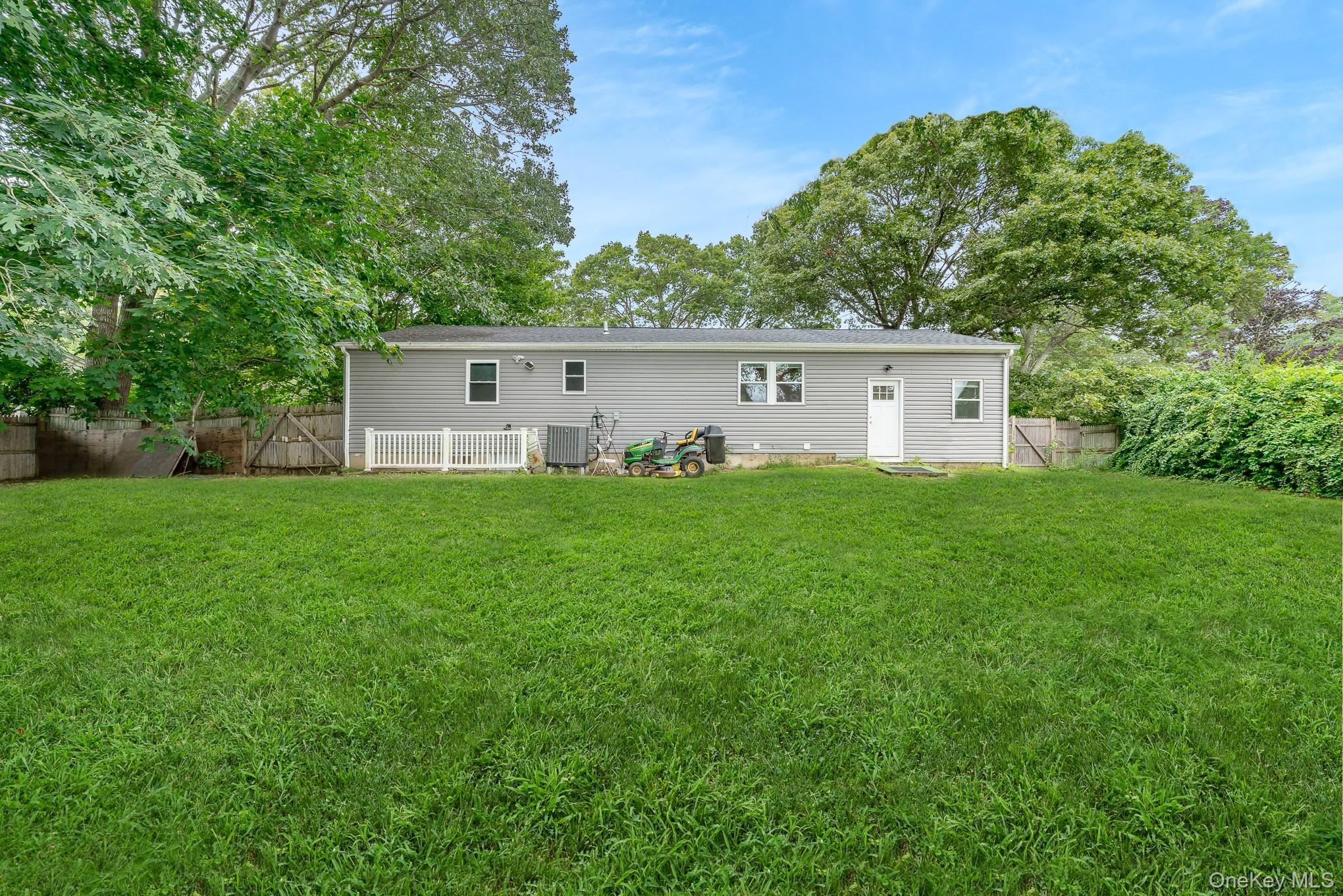 Single Family Pinetop Suffolk County, NY 11967, MLS-895748-3