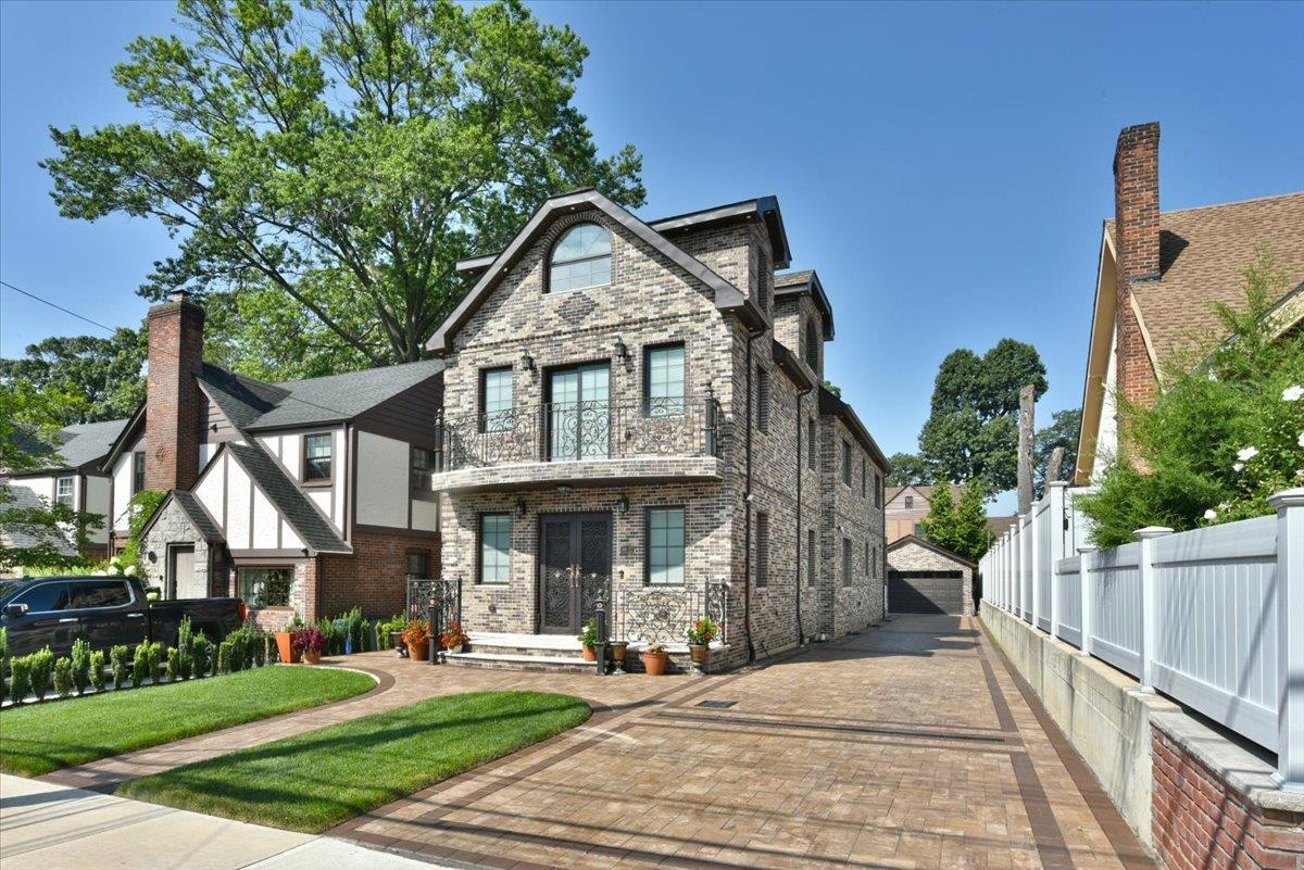 Single Family Somerset  Queens, NY 11432, MLS-895753-27