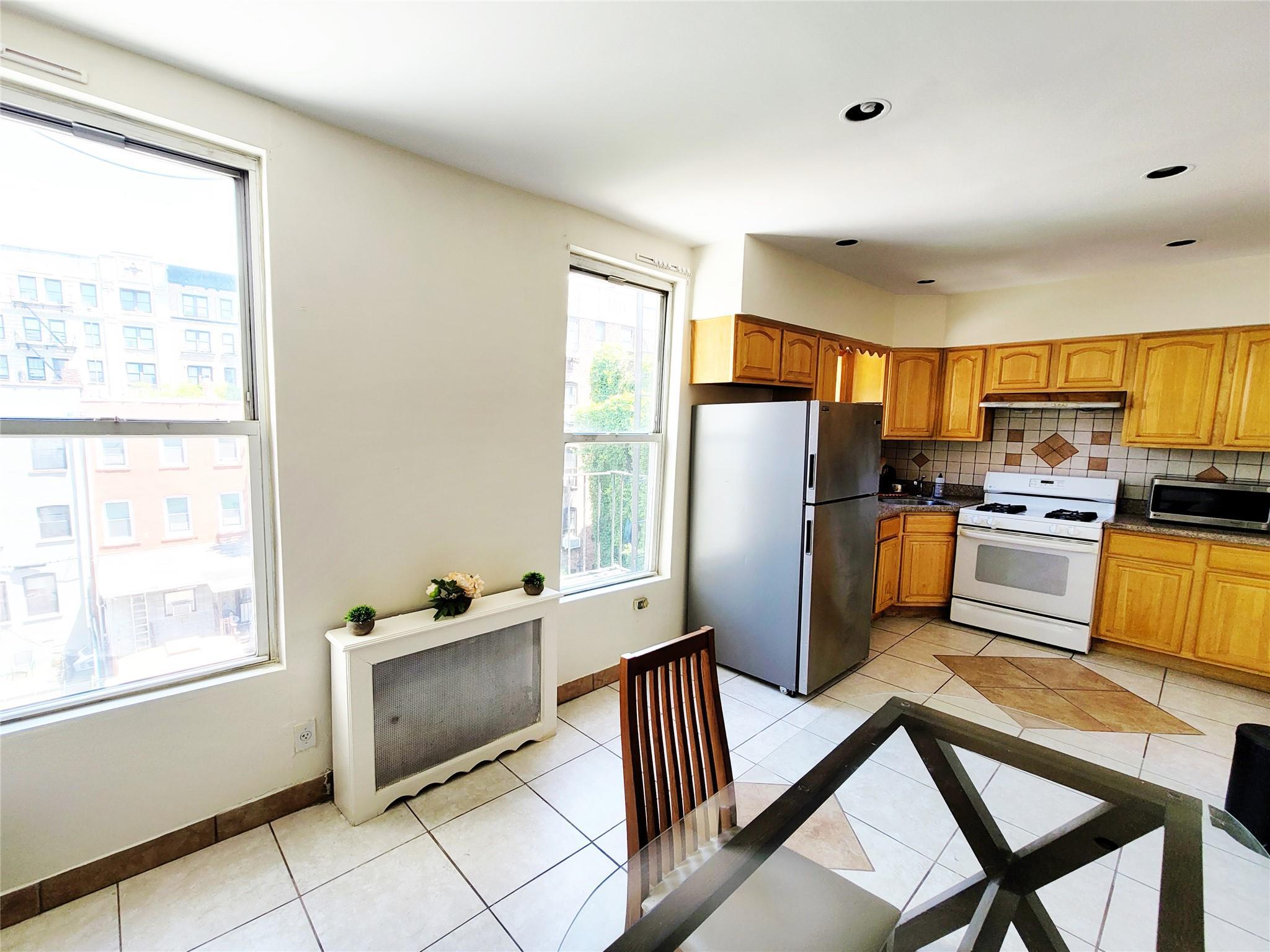 Single Family 168th  Manhattan, NY 10032, MLS-895768-7
