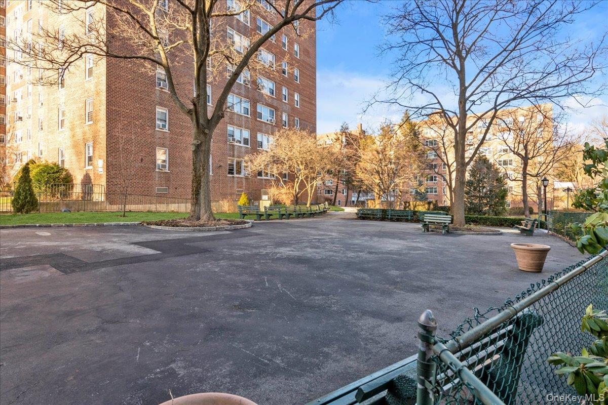 Coop Knolls Bronx, NY 10463, MLS-895794-10