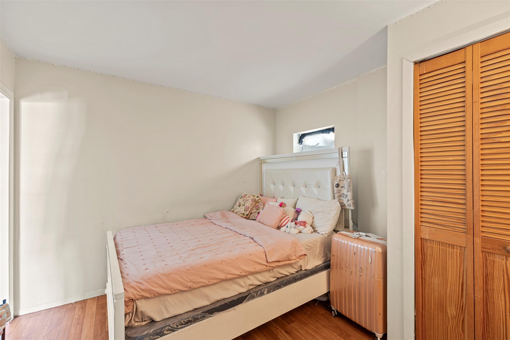 Single Family Sackett Bronx, NY 10462, MLS-895797-20