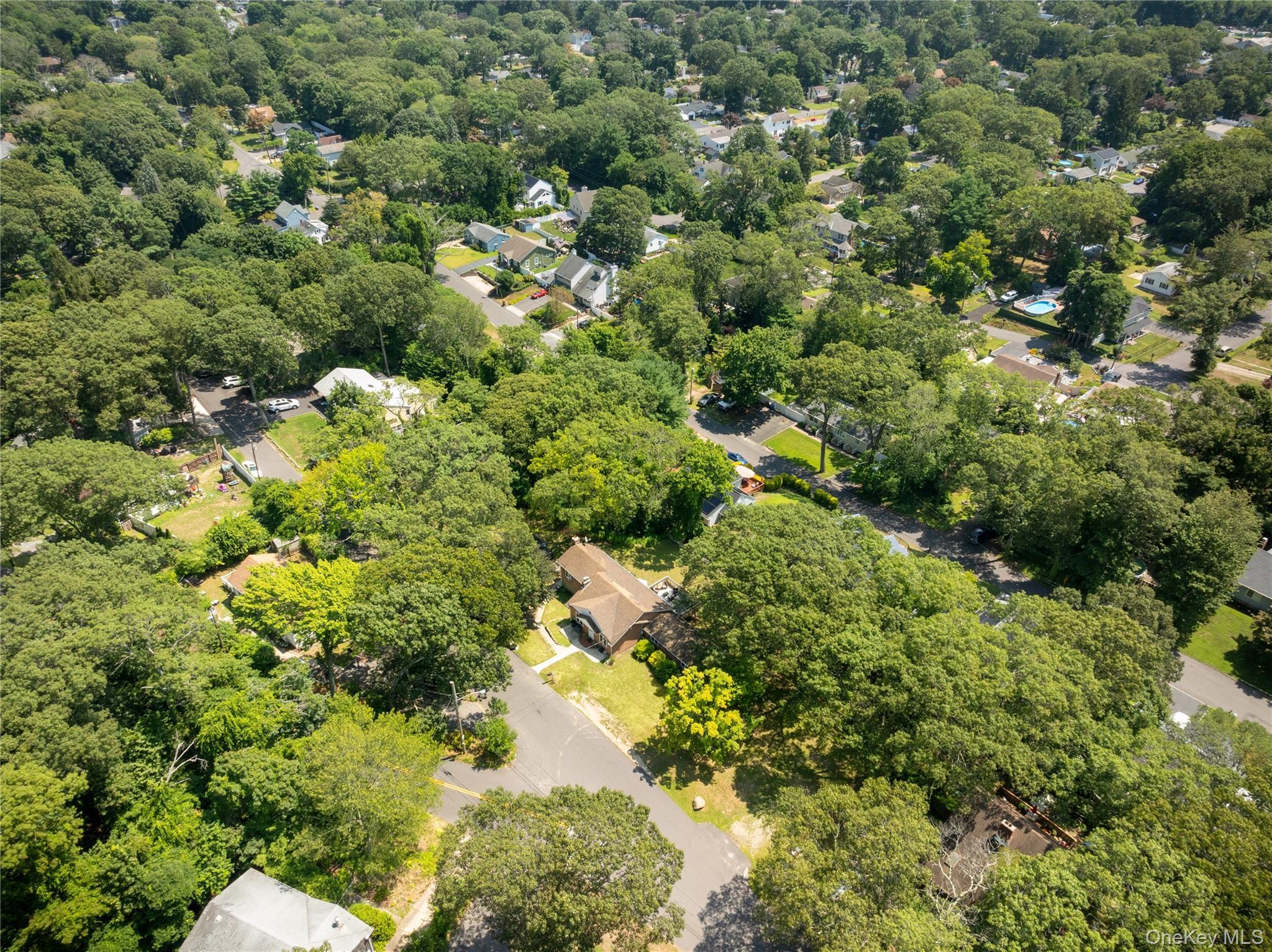 Single Family Garden Suffolk County, NY 11778, MLS-895821-13