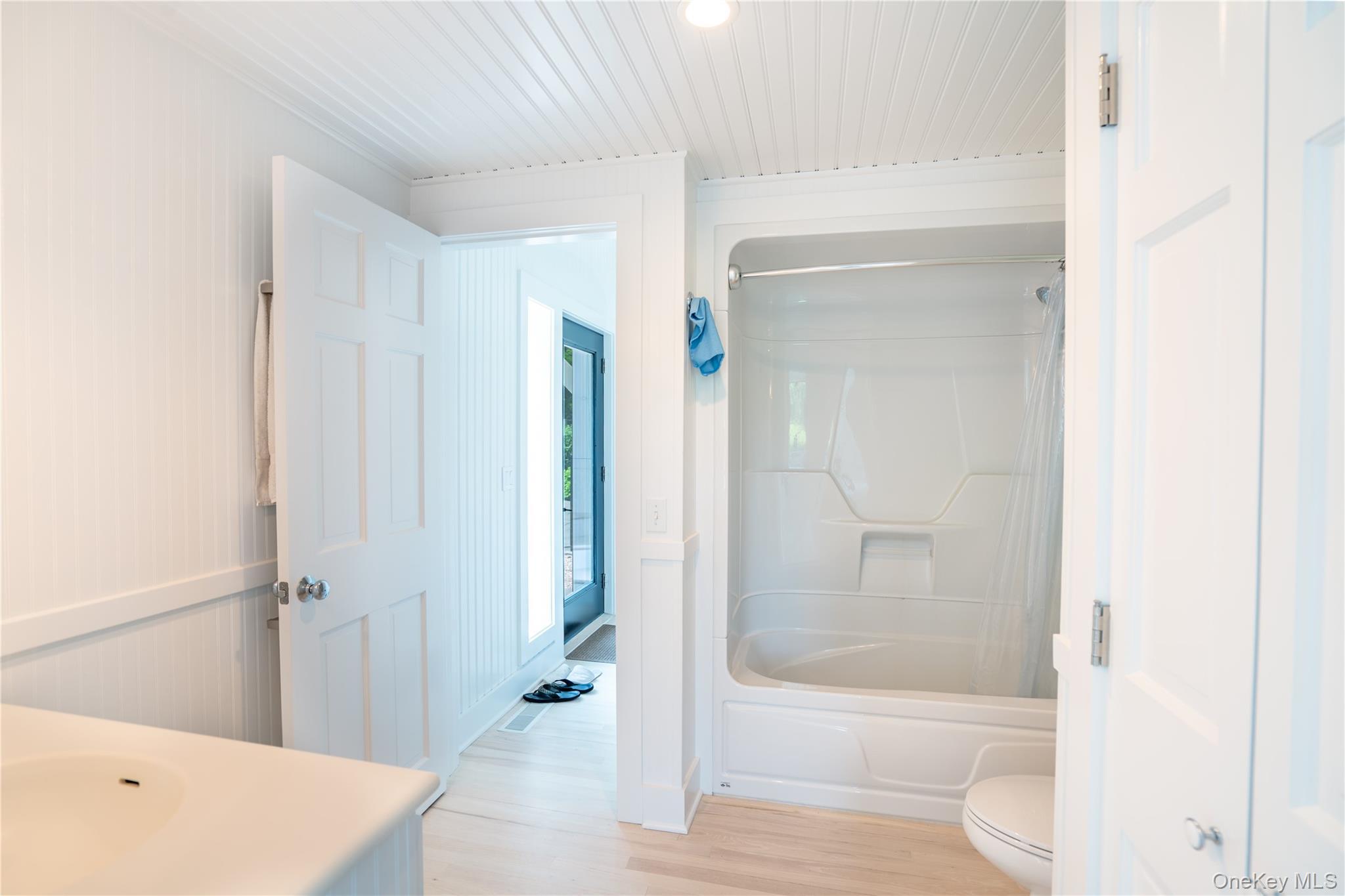 Single Family Main Suffolk County, NY 11957, MLS-895848-31